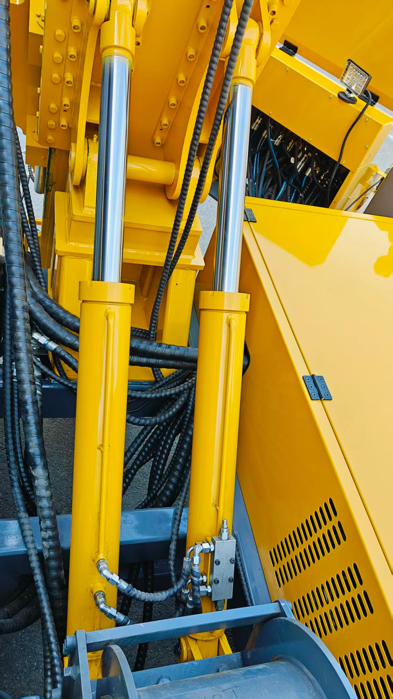 TSHC2600 Cylinder and hydraulic lines